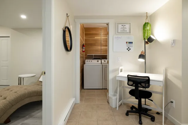 New Walkout Suite - Easy Commute to Kelowna General Hospital